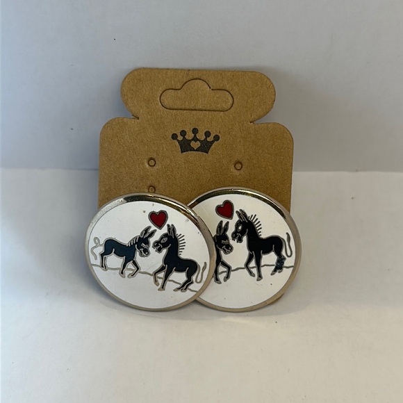 π5 for $25 π Vintage horse/donkey cufflinks - Picture 1 of 3